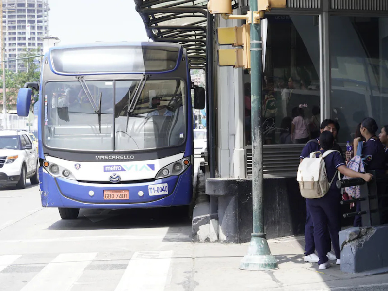 Guayaquil recomienda uso de mascarilla en Metrovía ante casos de tosferina