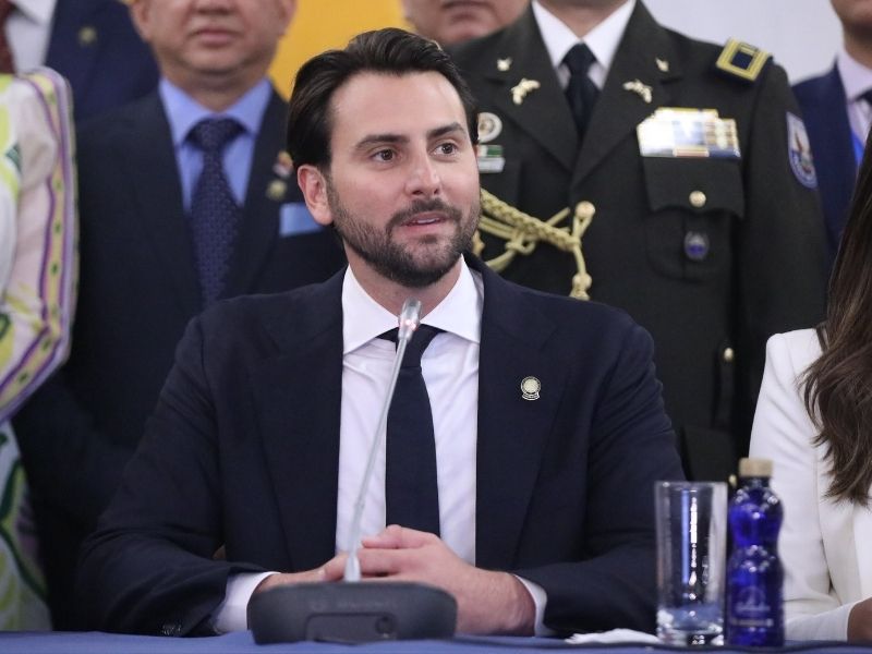 Olsen impone nuevo ritmo en la Asamblea: ‘¿Cobrar lunes sin trabajar? Eso se acabó’