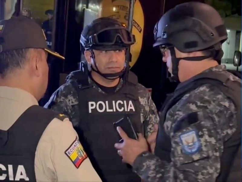 Más de 1.000 agentes toman ‘zonas rojas’ de Guayaquil en megaoperativo Apolo 18