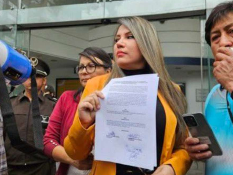 Priscila Schettini ofrece disculpas públicas a Diana Salazar tras sanción del TCE