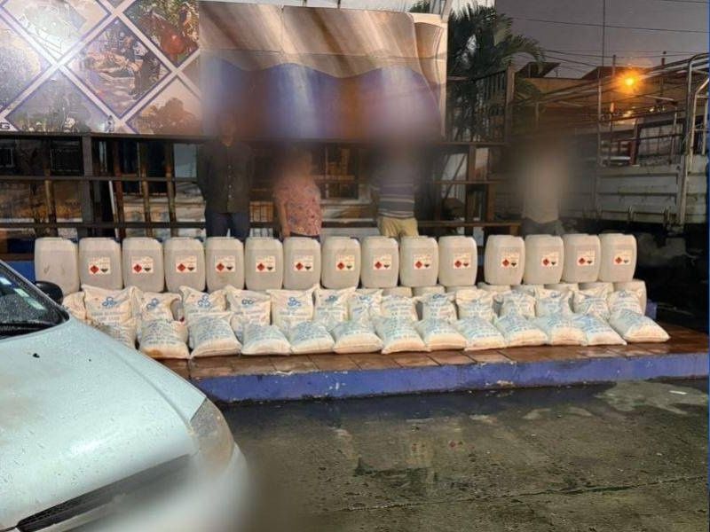 Hallan químicos para producir hasta 2 toneladas de cocaína en una bodega en Guayaquil
