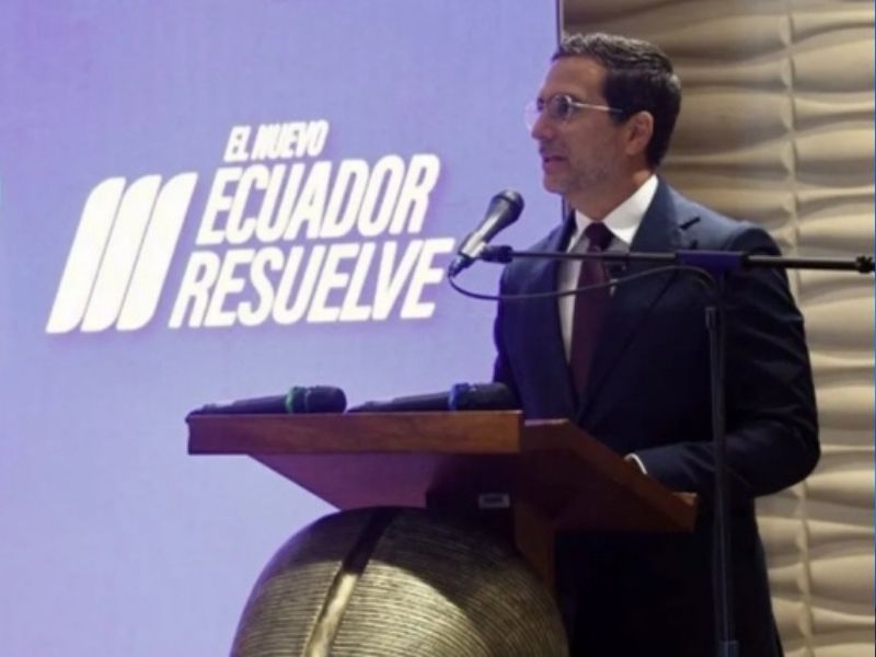 Noboa cambia de timón en Telecomunicaciones en plena recta final de negociaciones con operadoras
