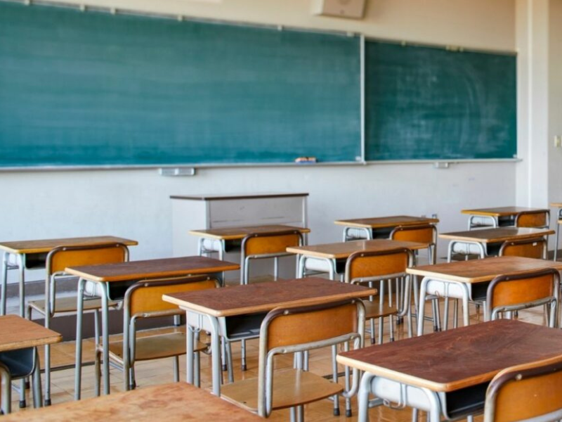 Suspensión de clases presenciales en cuatro cantones de Chimborazo por brote de tosferina