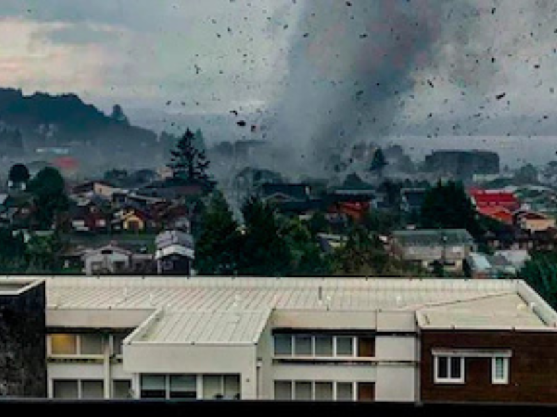 Tornado golpea Puerto Varas causando daños materiales y heridos