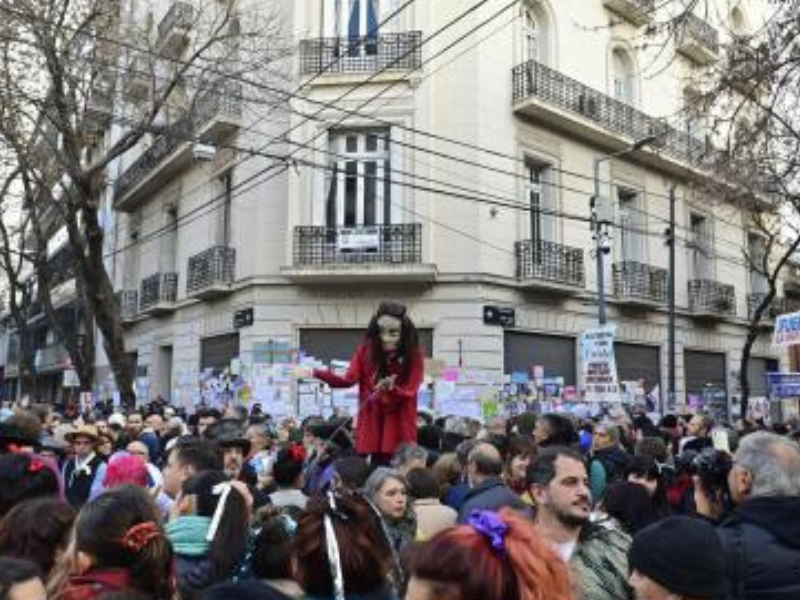 Cristina Fernández de Kirchner cumplirá condena por corrupción en arresto domiciliario
