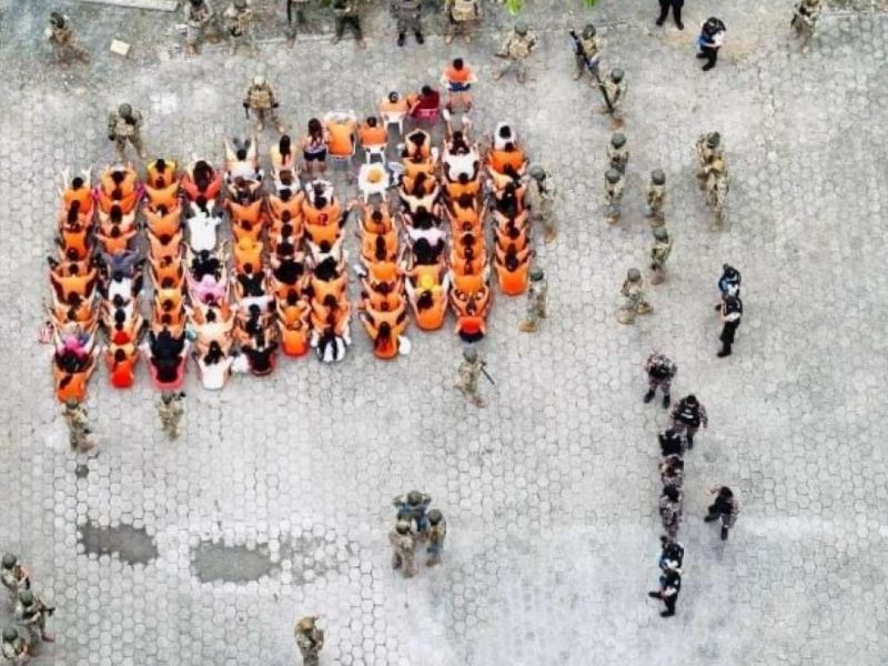 Incautan celulares, droga y armas blancas en la cárcel femenina de Guayaquil