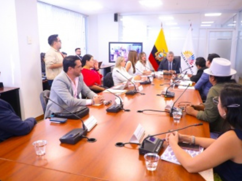 Comisión define cronograma para proyecto laboral