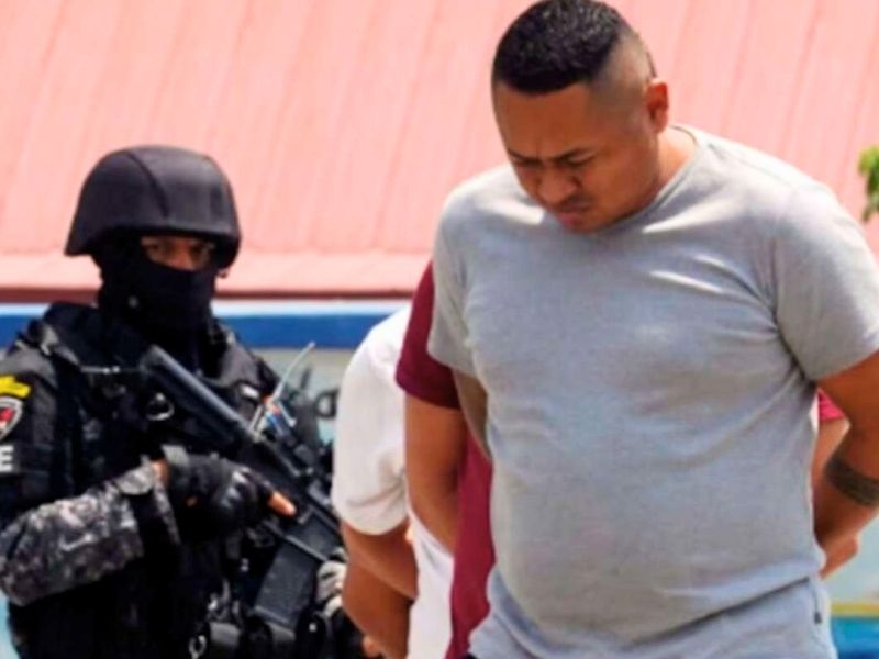 Ecuador ofrece USD 1 millón por alias ‘Fede’, el peligroso cabecilla que escapó vestido de militar