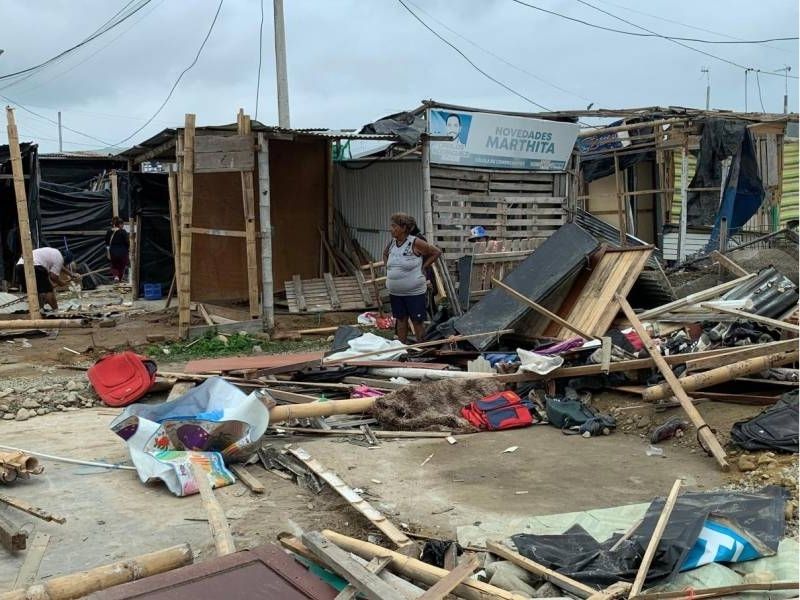 Desalojo exprés en Machala deja en la calle a más de 150 comerciantes de La Granja