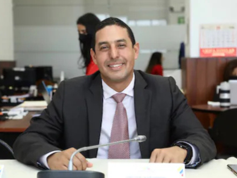 Lenin Lara enfrenta denuncia ante el TCE por presunta infracción electoral grave