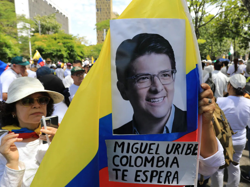 Miguel Uribe permanece en estado crítico tras ser operado por impacto de bala en la cabeza