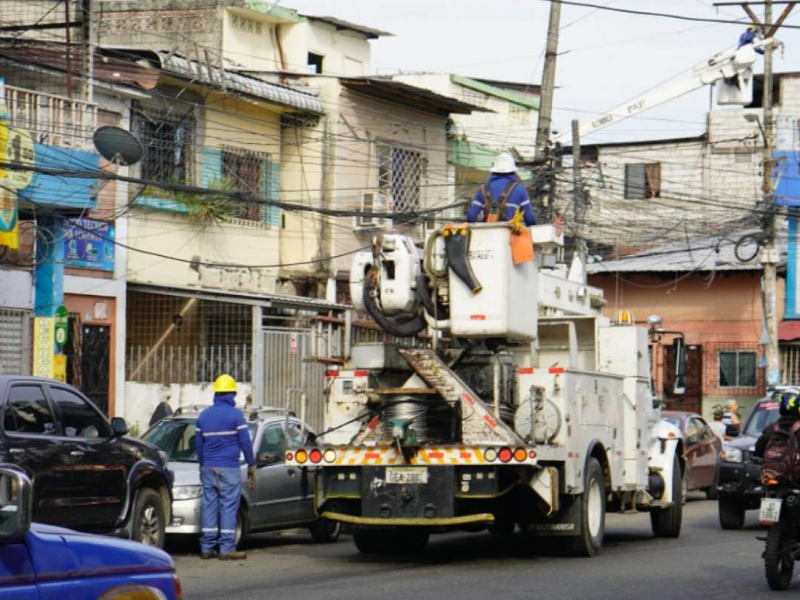Gobierno refuerza servicio eléctrico en Guayaquil con mantenimientos clave