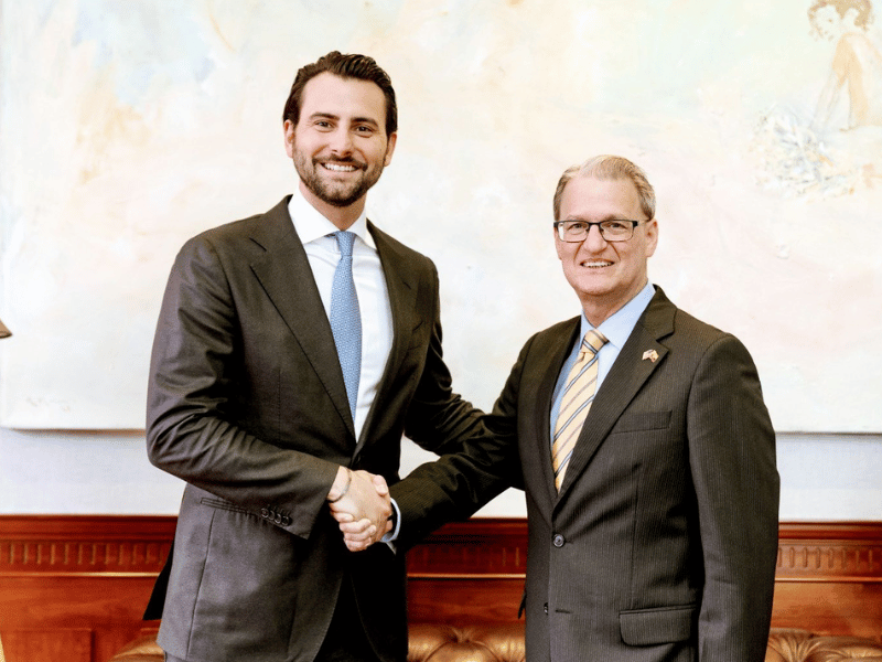Olsen mantuvo reuniones con autoridades de la Embajada de EEUU en Ecuador