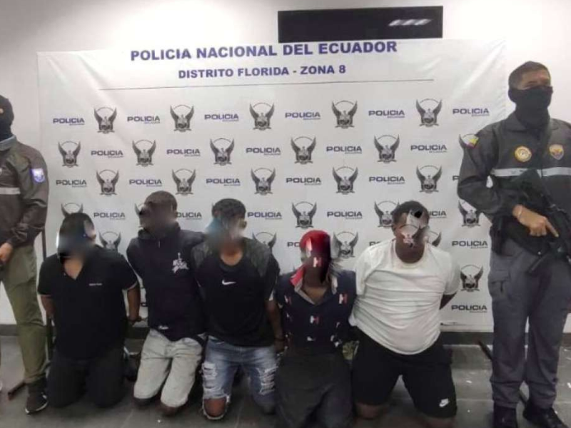 Diez detenidos tras persecución policial en Socio Vivienda, en Guayaquil