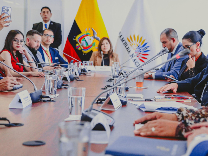 Servidores penitenciarios plantean reformas legales para fortalecer el sistema carcelario