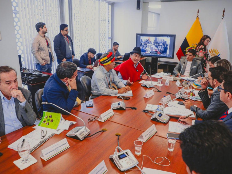 CONAIE y pueblos indígenas respaldan ley de consulta previa