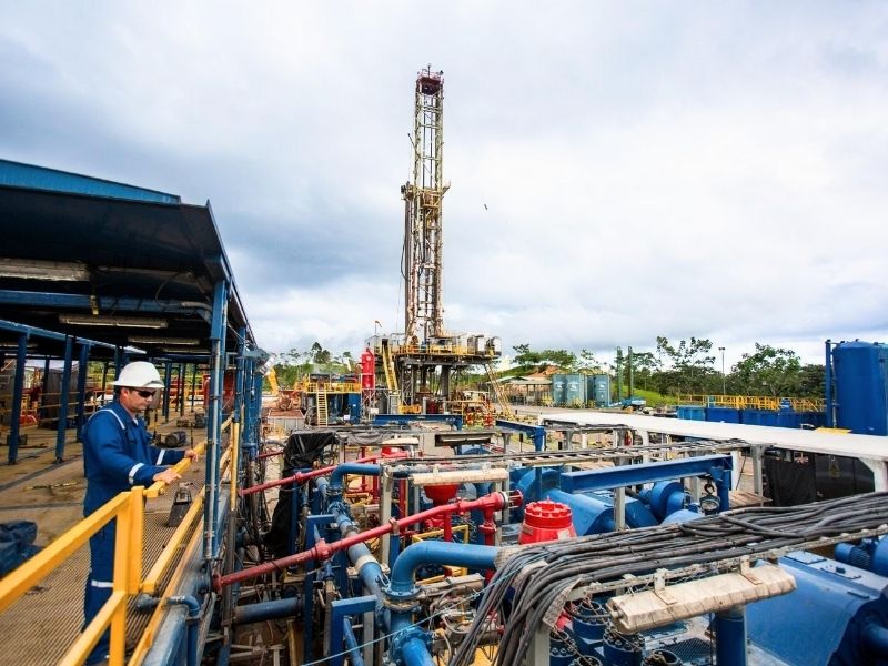Petroecuador desmiente apagado total de bombas, pese a crisis por falta de almacenamiento
