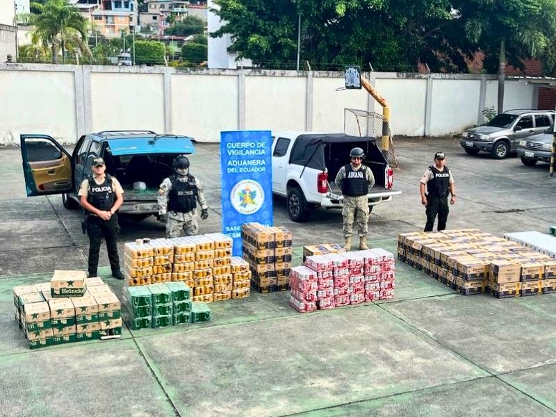 Incautan más de 6 mil cervezas extranjeras en operativo en Esmeraldas