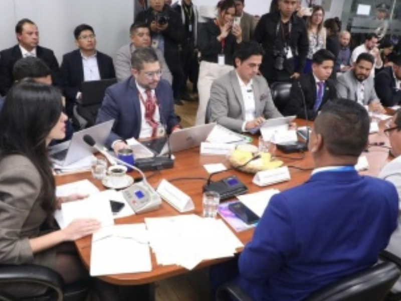 Comisión de Transparencia investiga contratación emergente de energía durante crisis de 2024