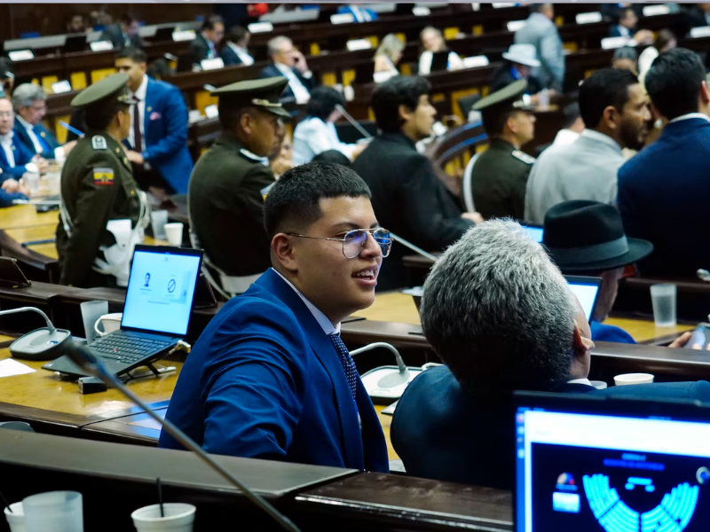 CAL califica queja contra legislador Dominique Serrano