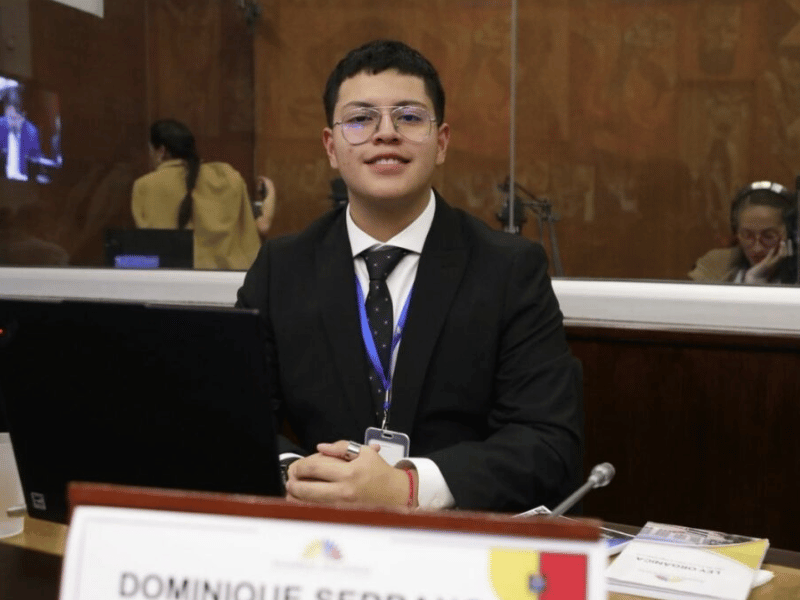 Centeno solicita sanción contra Dominique Serrano por dibujar durante  comisión