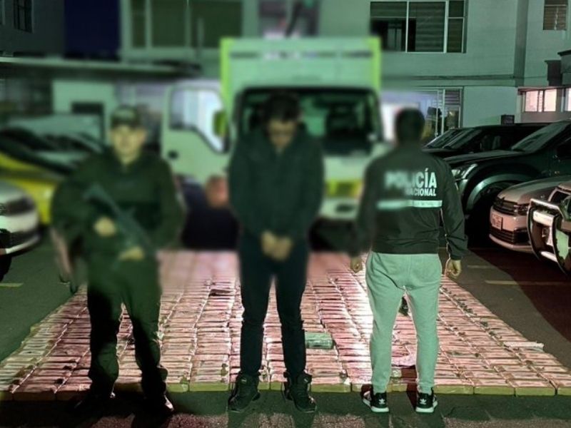 Cae cargamento de más de media tonelada de cocaína en operativo antidrogas en Tandapi