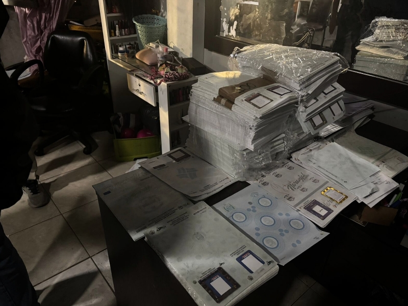 Descubren centro clandestino que falsificaba documentos de tránsito de 24 cantones en Guayaquil