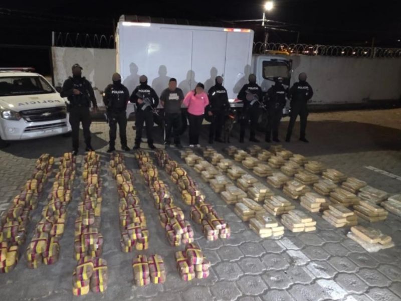 Incautan 453 kilos de marihuana en Imbabura: droga estaba oculta en un camión