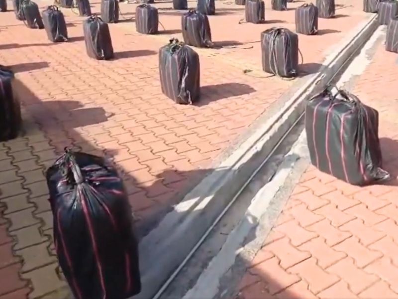 Tonelada y media de cocaína flotaba frente a Galápagos: golpe de $67 millones al narco