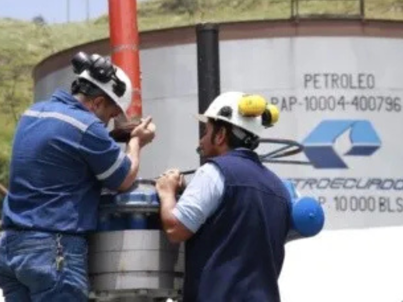 Más de 5.100 pozos petroleros en riesgo de cierre por falta de inversión en Ecuador
