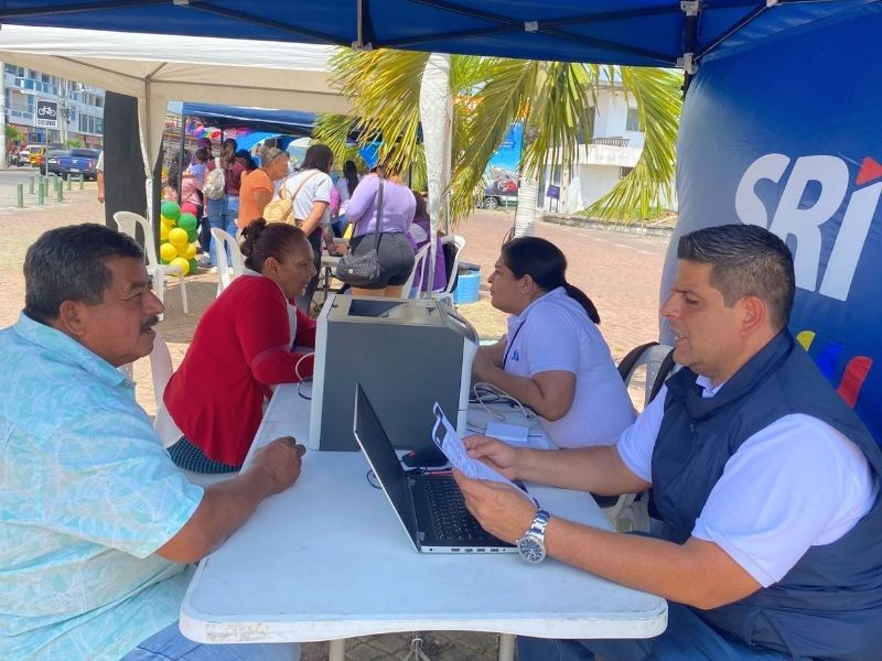 SRI alerta a 9.000 contribuyentes por posibles fraudes en sus declaraciones