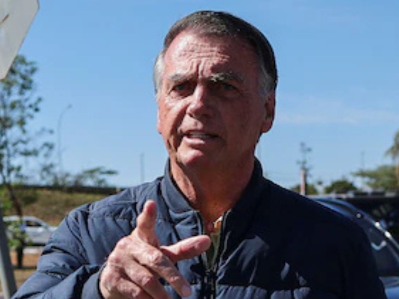 Bolsonaro rechaza uso de tobillera y veto en redes