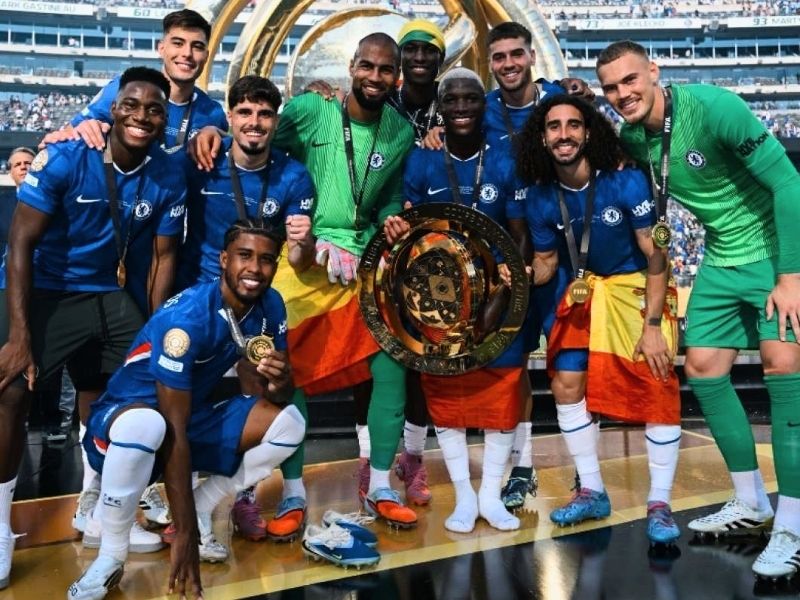 Asamblea Nacional condecorará a Moisés Caicedo y Willian Pacho por sus logros deportivos