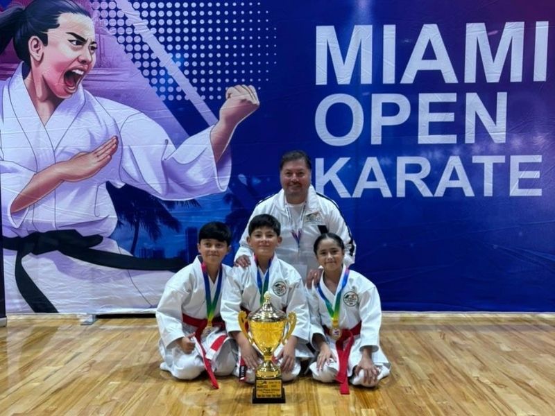 Niños ecuatorianos ganan 7 medallas en Miami Open de Karate 2025