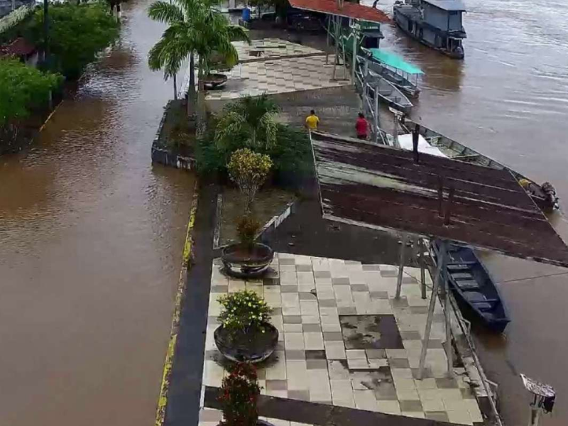Dos ríos desbordados y ocho en alerta por crecida, según Gestión de Riesgos