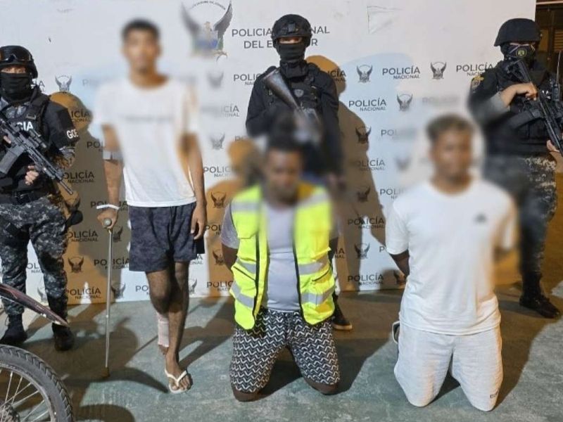 ¡Extorsionaban con amenazas de muerte! Policía frustra cobro de $5.000 y detiene a cuatro sospechosos en Esmeraldas
