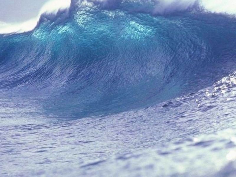 Inocar emite alerta por aumento de oleaje en la Costa y Galápagos: olas de hasta 2,20 metros