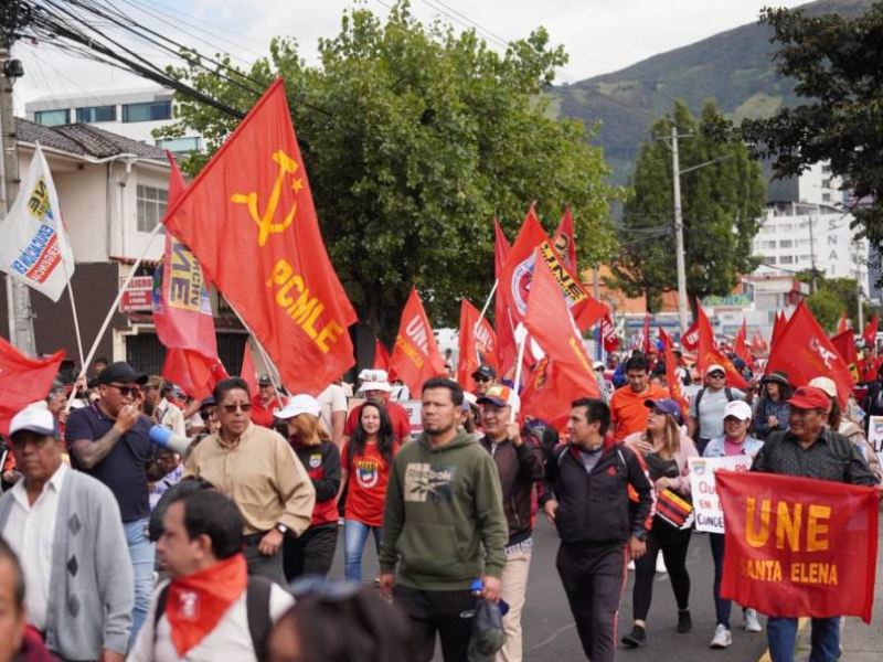 UNE marcha a la Corte Constitucional en rechazo a Ley de Integridad Pública
