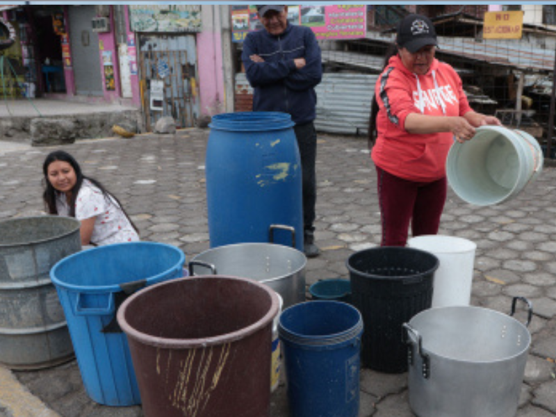 Quito reanudará servicio de agua en el sur tras trabajos de emergencia