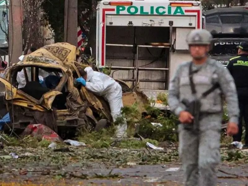 Once muertos y más de 70 heridos en Colombia tras explosivos; Ecuador condena los ataques