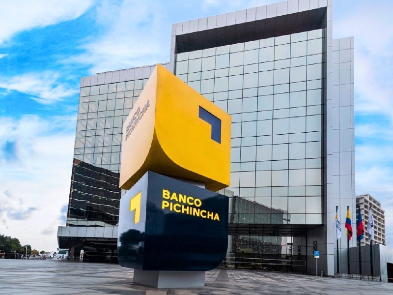 Presidente del Banco Pichincha exige respeto tras polémica por video