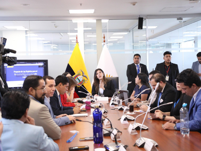 Gobierno propone reforma para recaudar más de USD 500 millones