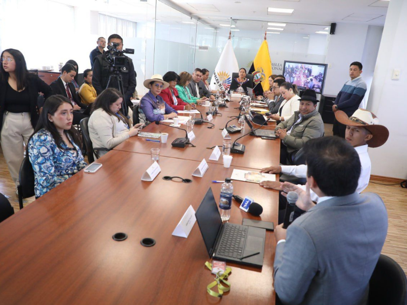 Comisión de Educación debate regulación de IA y educación financiera