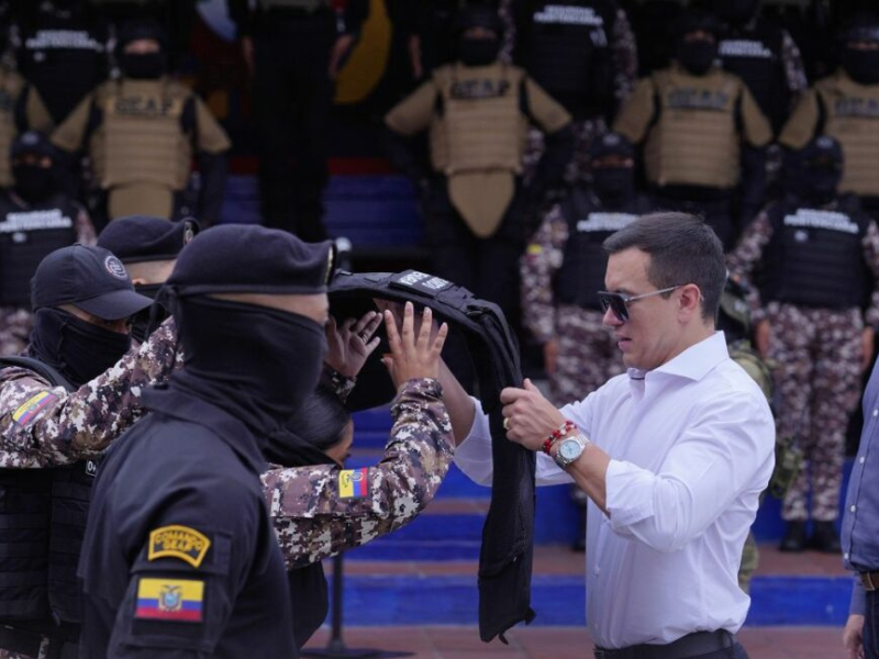 Noboa refuerza seguridad y convoca protesta ante la Corte