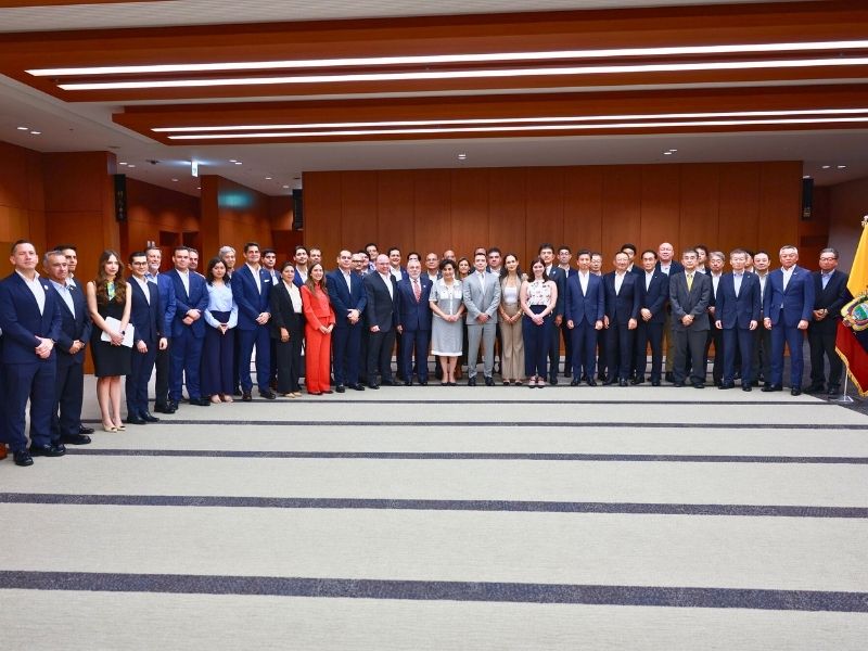 Noboa abre camino a un acuerdo comercial con Japón en reunión con empresarios
