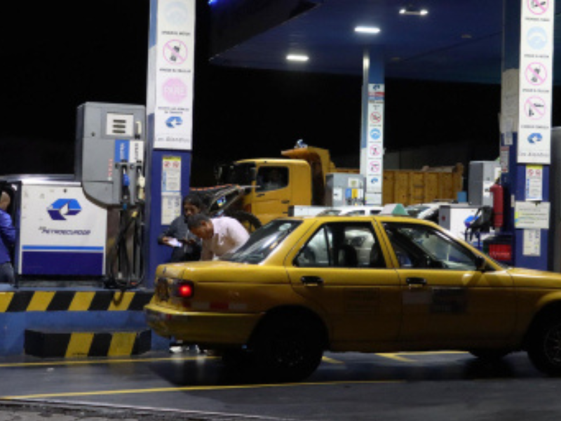 Gobierno ajusta fórmula de precios para gasolinas Extra y Ecopaís e incrementa su valor
