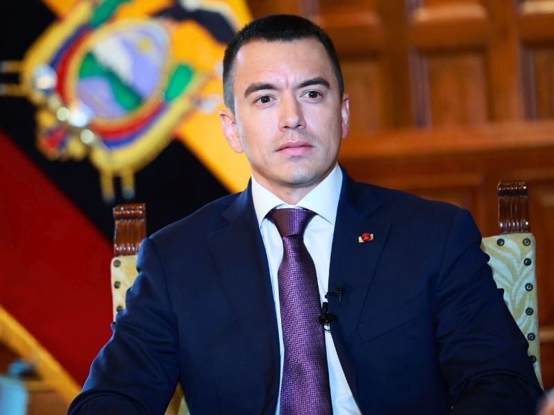 Noboa asume presidencia de ADN en convención y lanza dardos a expresidentes