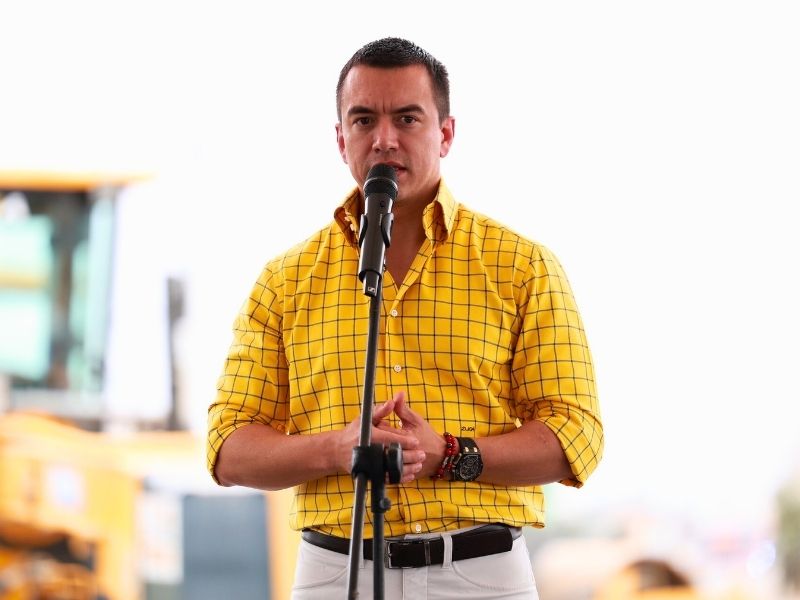 Noboa defiende la eliminación de subsidios y anuncia bonos para agricultores